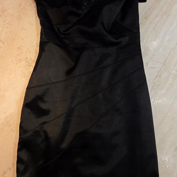 Karen Millen Black one-shoulder formal or cocktail dress - Picture 4 of 5